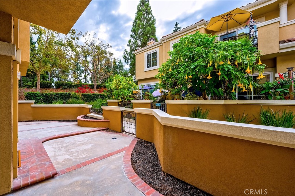 Applause (APP) - Residential Lease