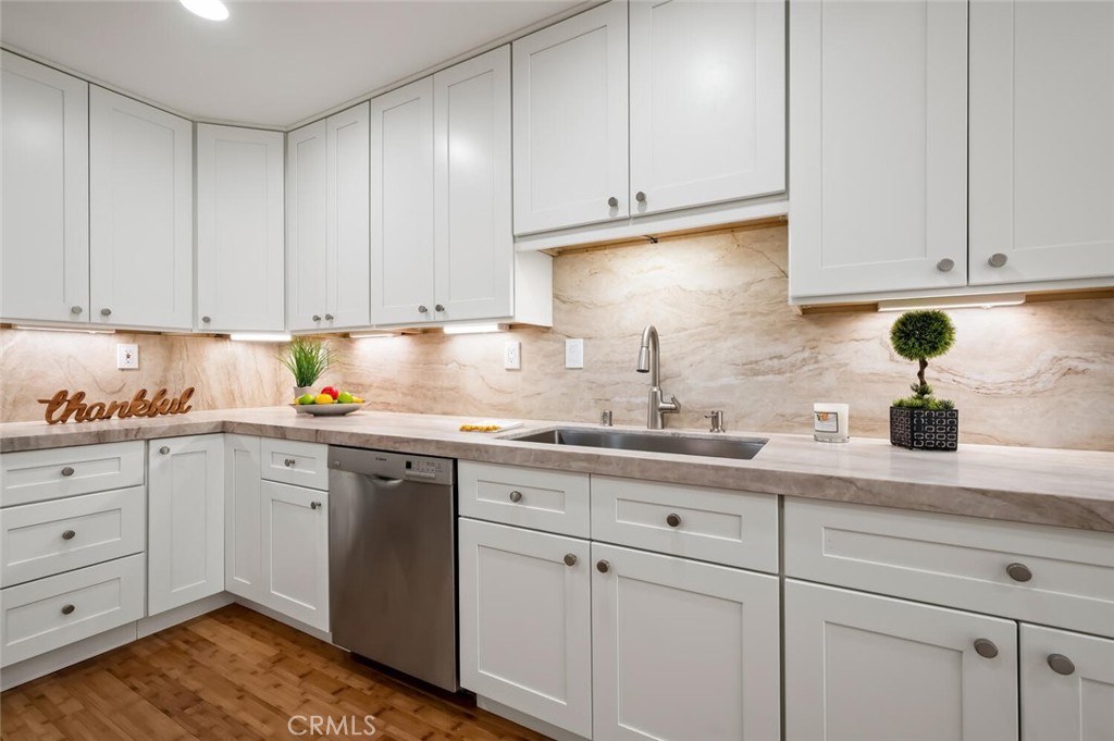 Applause (APP) - Residential Lease