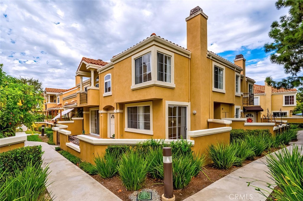 Applause (APP) - Residential Lease