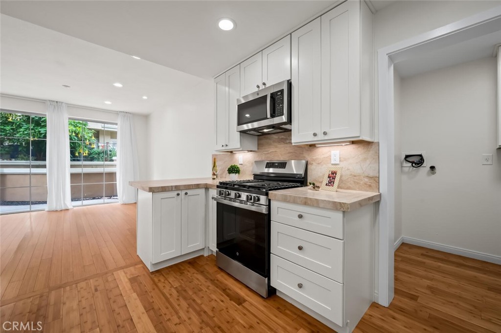 Applause (APP) - Residential Lease