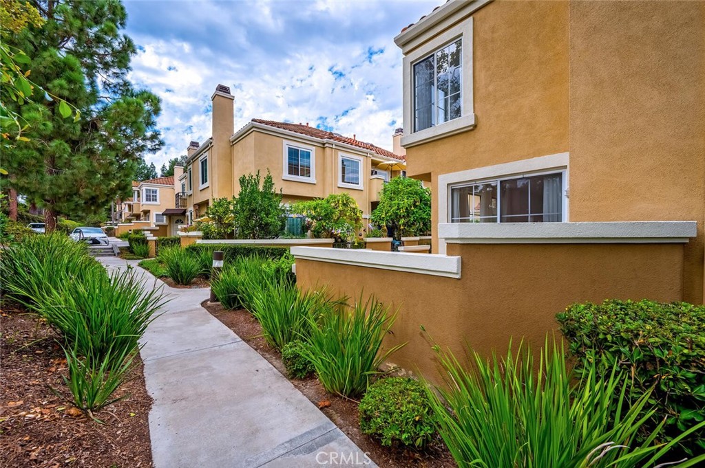 Applause (APP) - Residential Lease