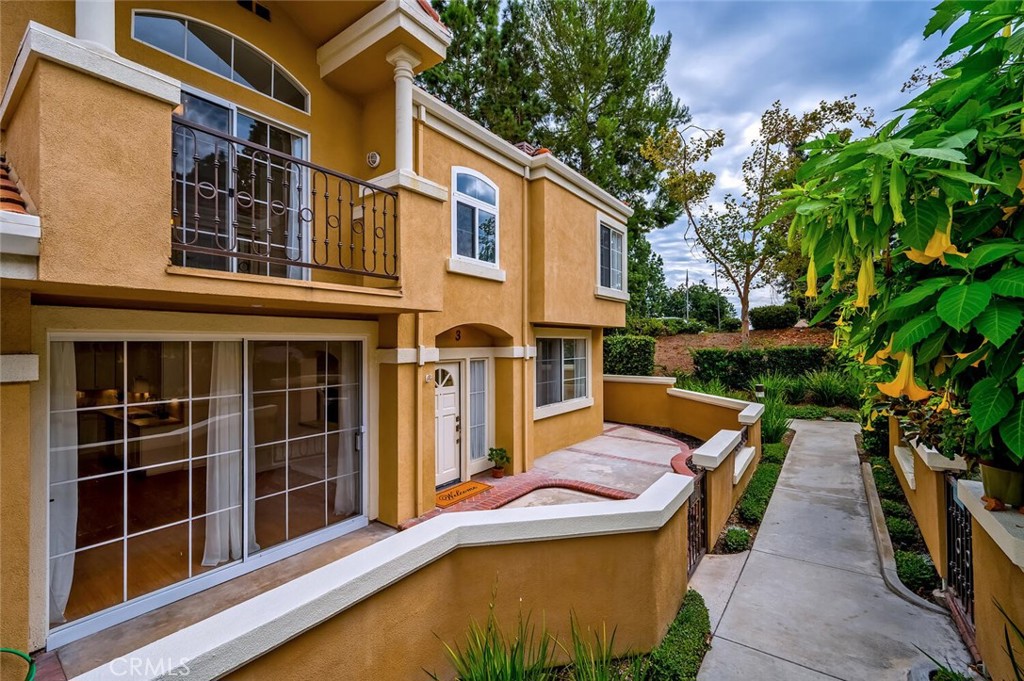 3 Opera Ln.