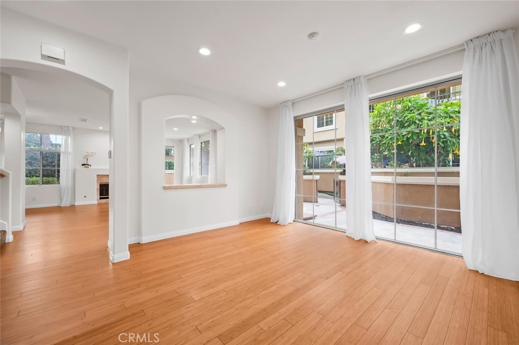 Applause (APP) - Residential Lease