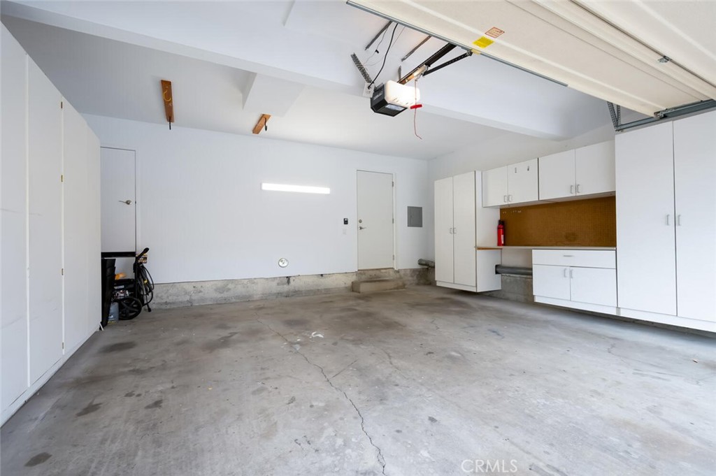 Applause (APP) - Residential Lease