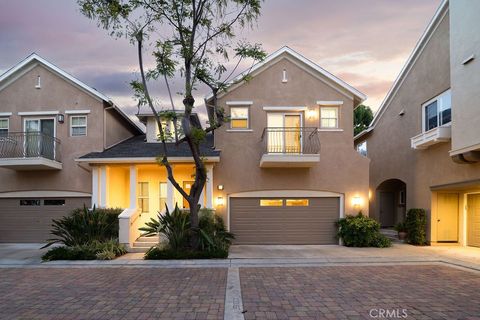 Photo of 30 Burlingame, Irvine, CA 92602 (MLS # PW26065244)