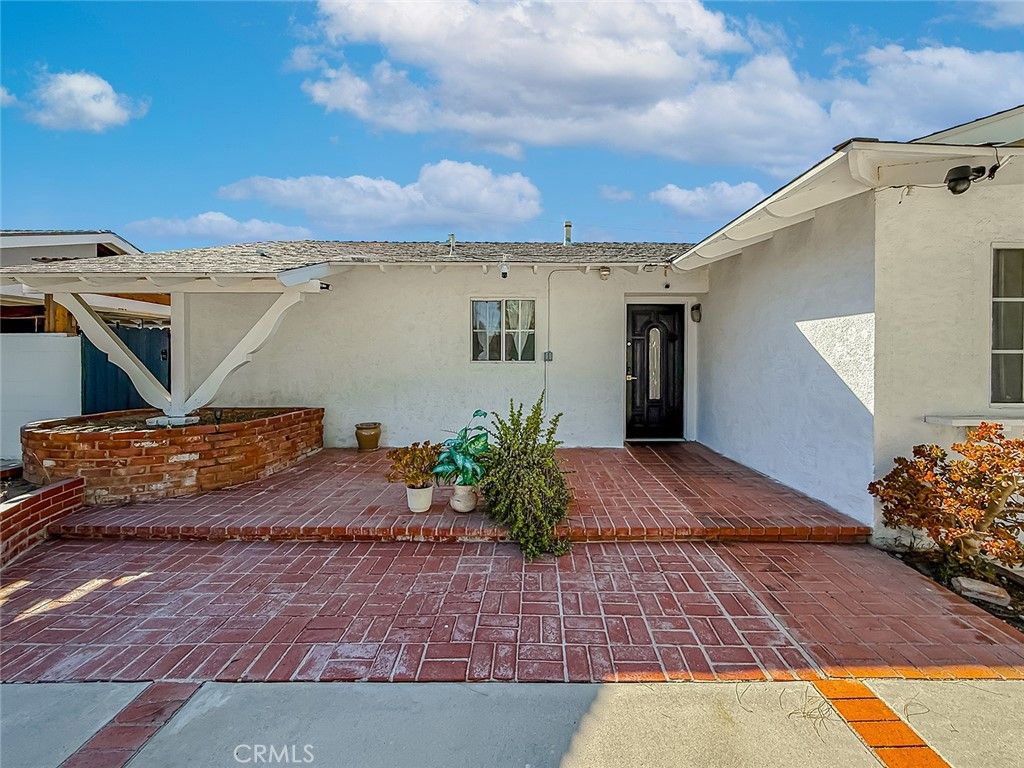 Photo of 7729 Sedan Ave, West Hills, CA 91304 (MLS # SR25242498)