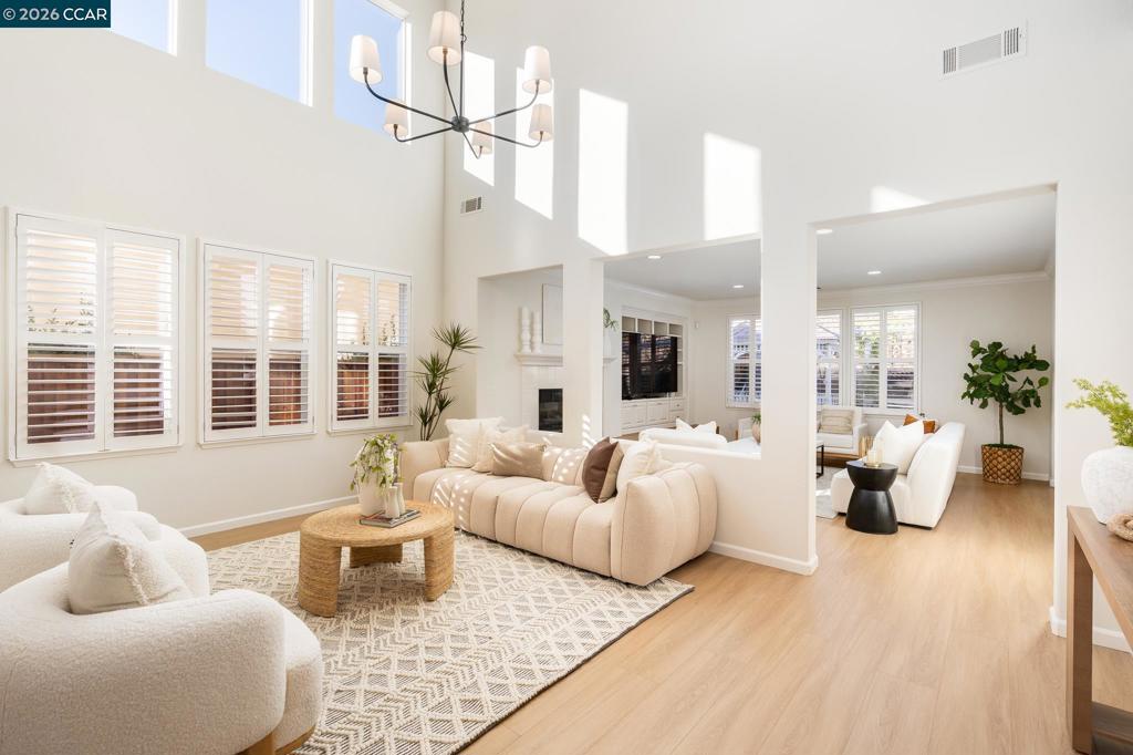 3138 3138 Ashbrook Ln