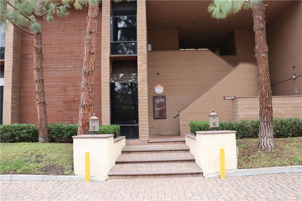 23276 S Pointe Drive 201