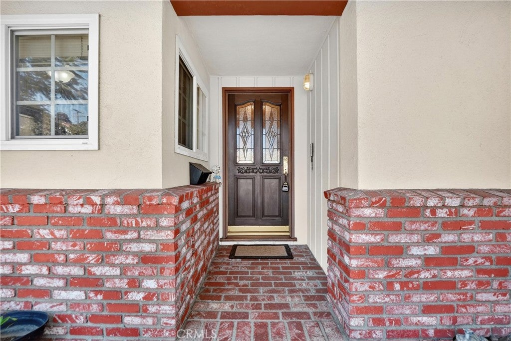 742 Irving DR, Burbank CA 91504