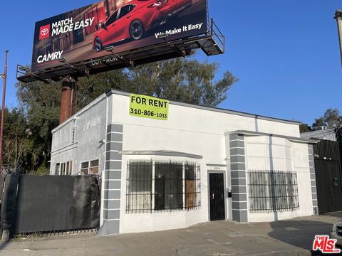 Photo of 1259 S La Brea Avenue, Los Angeles, CA 90019 (MLS # 25628601)