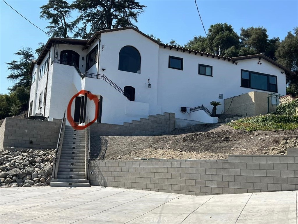 This beautifully maintained 1-bedroom, 1-bath home located in the serene community of Covina Hills. Conveniently located near the 10, 71 and 57 freeways, close to shopping centers, restaurants, and public transportation. Enjoy easy access to downtown Covina, California Polytechnic State University, Mt. San Antonio College, and more. Don’t miss this opportunity to live in one of Covina Hills’ most desirable neighborhoods. On-site laundry, reserved parking and utilities paid. Schedule a viewing today! Rent Spree https://apply.link/ECX_HYw