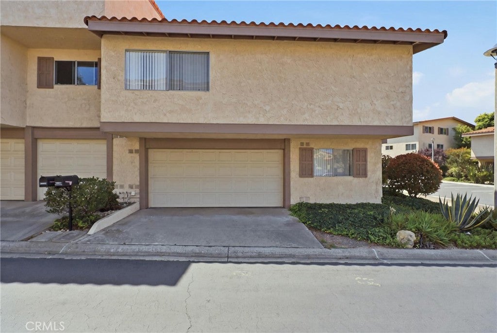 28301 Ridgefalls Court