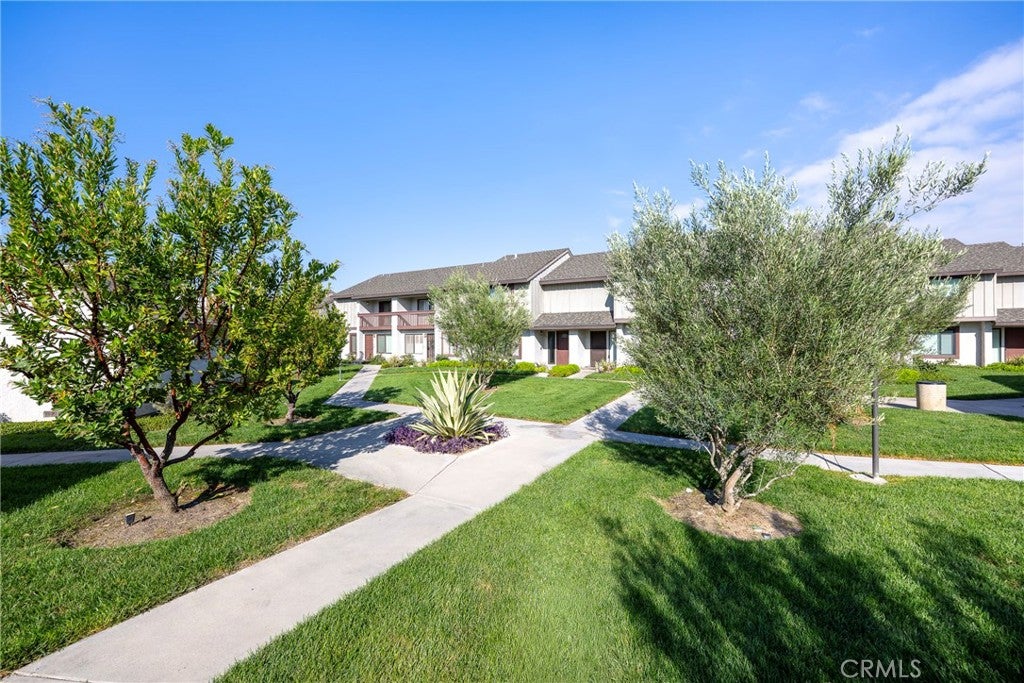 1365 S Walnut 5220
