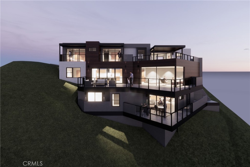 2807 N Thomas