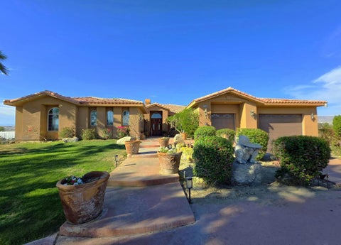 Photo of 75710 Avenida Esparza, Thousand Palms, CA 92276 (MLS # 219153973DA)