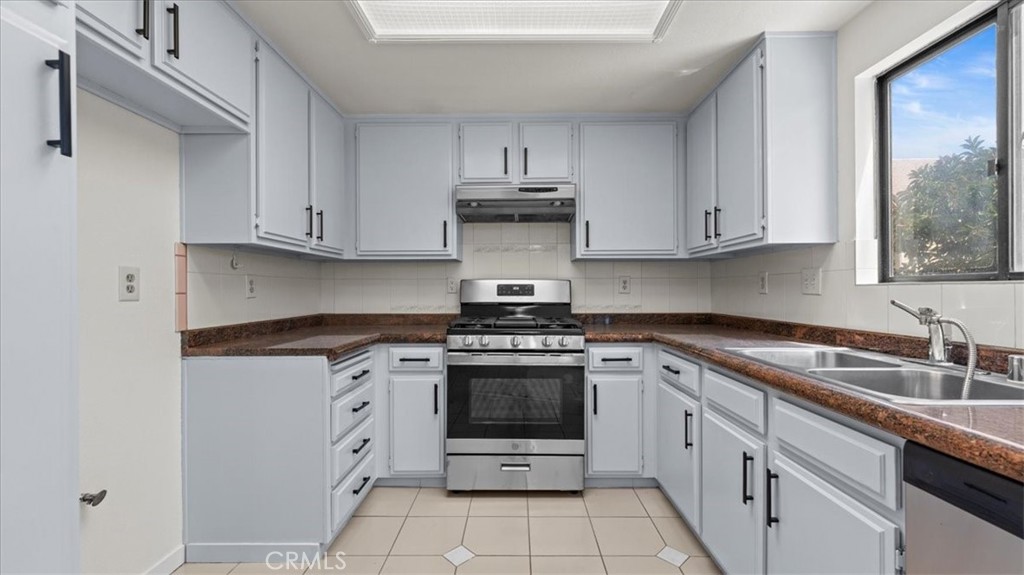 16414 Cornuta Avenue 11