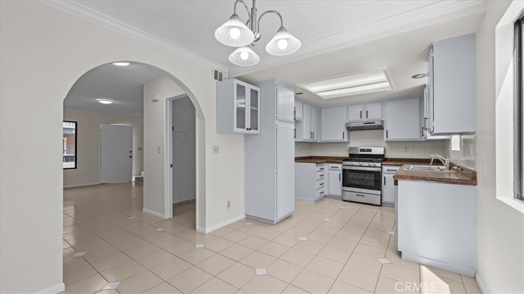 16414 Cornuta Avenue 11