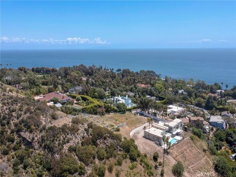 Photo of 27061 Sea Vista Dr. Dr, Malibu, CA 90265 (MLS # SR26090552)