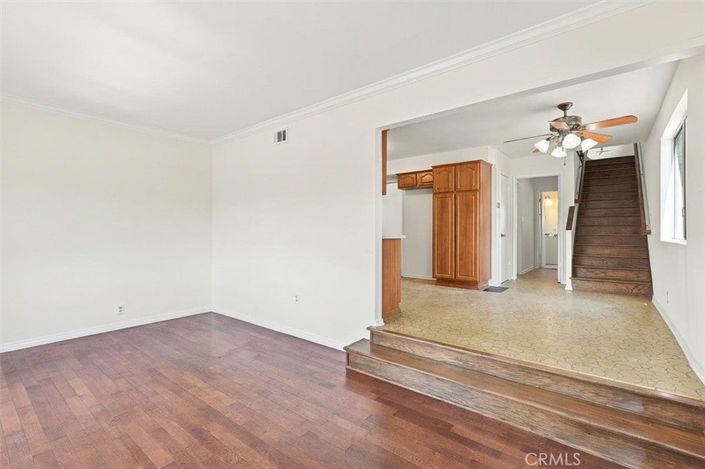 1402 W 1st Street