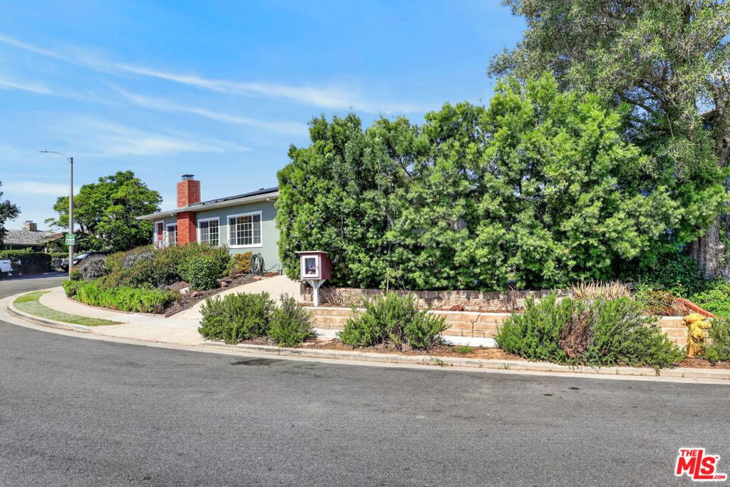 5551 Arch Crest Drive