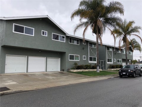 Photo of 15515 S Budlong Place #8, Gardena, CA 90247 (MLS # SB26211358)