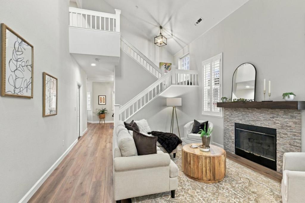 16 Windward Place