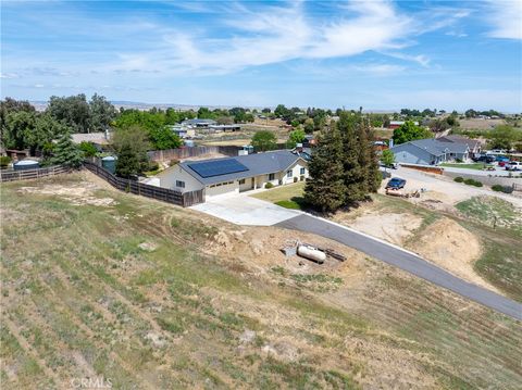 Tiny photo for 5575 Reindeer Pl, Paso Robles, CA 93446 (MLS # NS26089842)