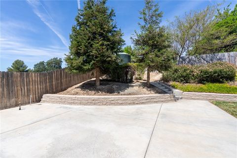 Tiny photo for 5575 Reindeer Pl, Paso Robles, CA 93446 (MLS # NS26089842)