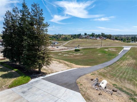 Tiny photo for 5575 Reindeer Pl, Paso Robles, CA 93446 (MLS # NS26089842)