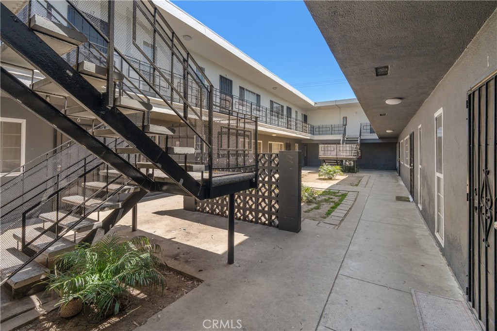 1850 Gardenia Avenue