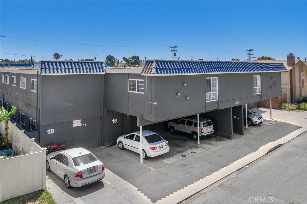 Presenting a rare opportunity to acquire a well-maintained 17-unit multifamily property currently operating at a 6.05% CAP Rate and a 10.58 GRM! This two-story asset features a favorable unit mix of (4) one-bedroom/one-bath units and (13) two-bedroom/one-bath
units, catering to strong rental demand in the area.
Located in a quiet residential neighborhood near Signal Hill, the property offers tenants easy access to schools, parks, shopping centers,
and major freeways (405, 710, and 605). With upside in rents and continued demand for quality multifamily housing in Long Beach, this
property presents an excellent opportunity for investors seeking long-term growth and cash flow.