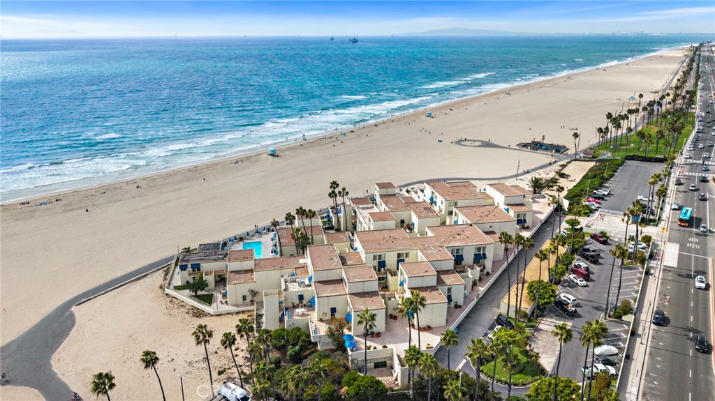 711 Pacific Coast 330