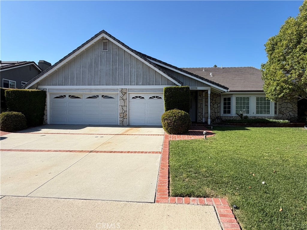 4325 Mahogany Circle