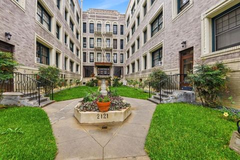 Photo of 2121 James M Wood Boulevard #322, Los Angeles, CA 90006 (MLS # ML82029971)