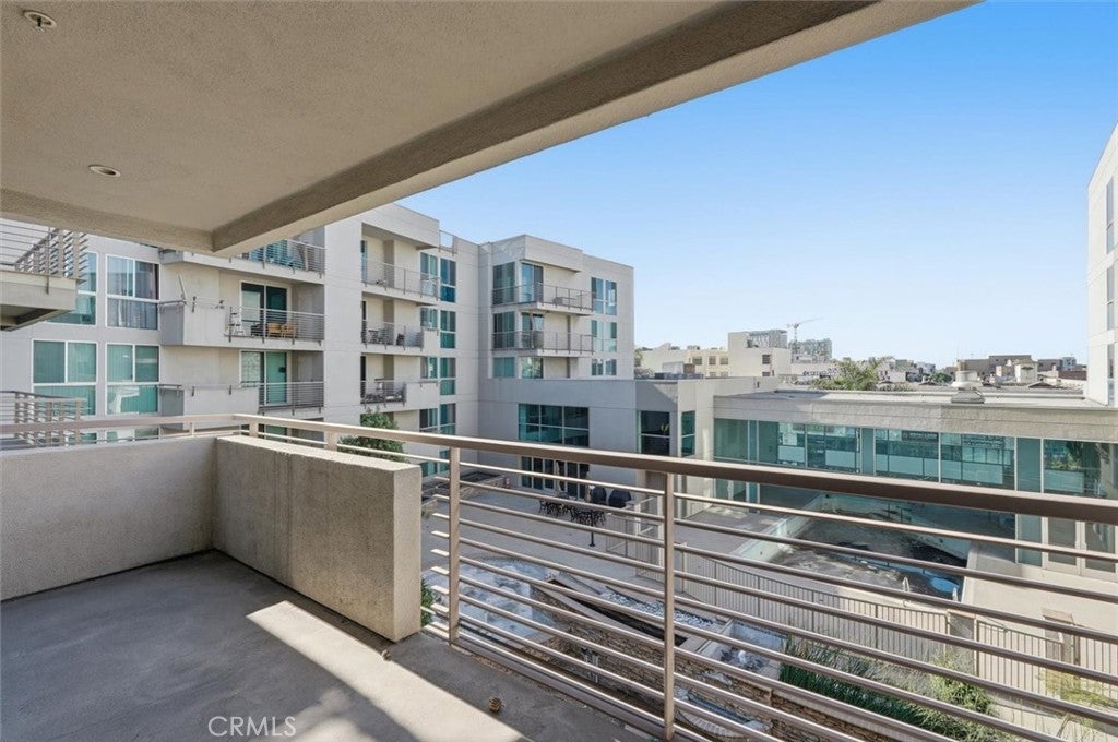267 S San Pedro St