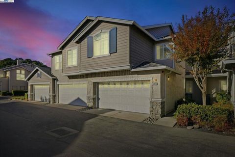 Photo of 10856 10856 Glengarry Lane Ln, Dublin, CA 94568 (MLS # 41118671)