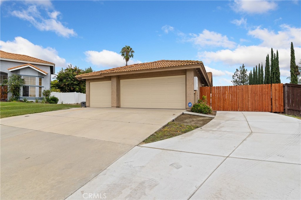 39560 Glenwood Court