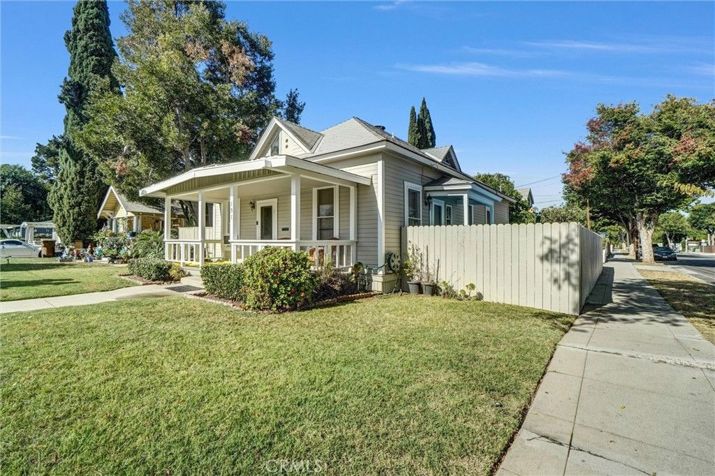 Photo of 151 N Lincoln Ave, Fullerton, CA 92831 (MLS # PW26054974)