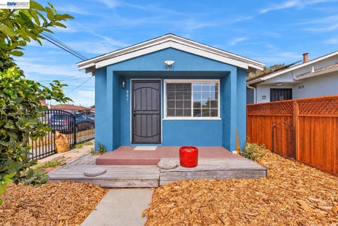 Photo of 801 Maine Ave Ave, Richmond, CA 94804 (MLS # 41151980)