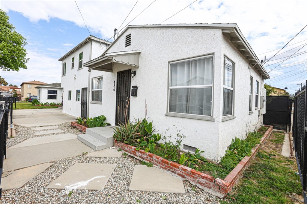 486 E Adair