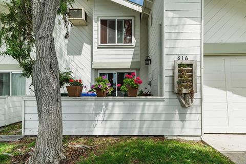 816 Caminito Azul Carlsbad CA 92011