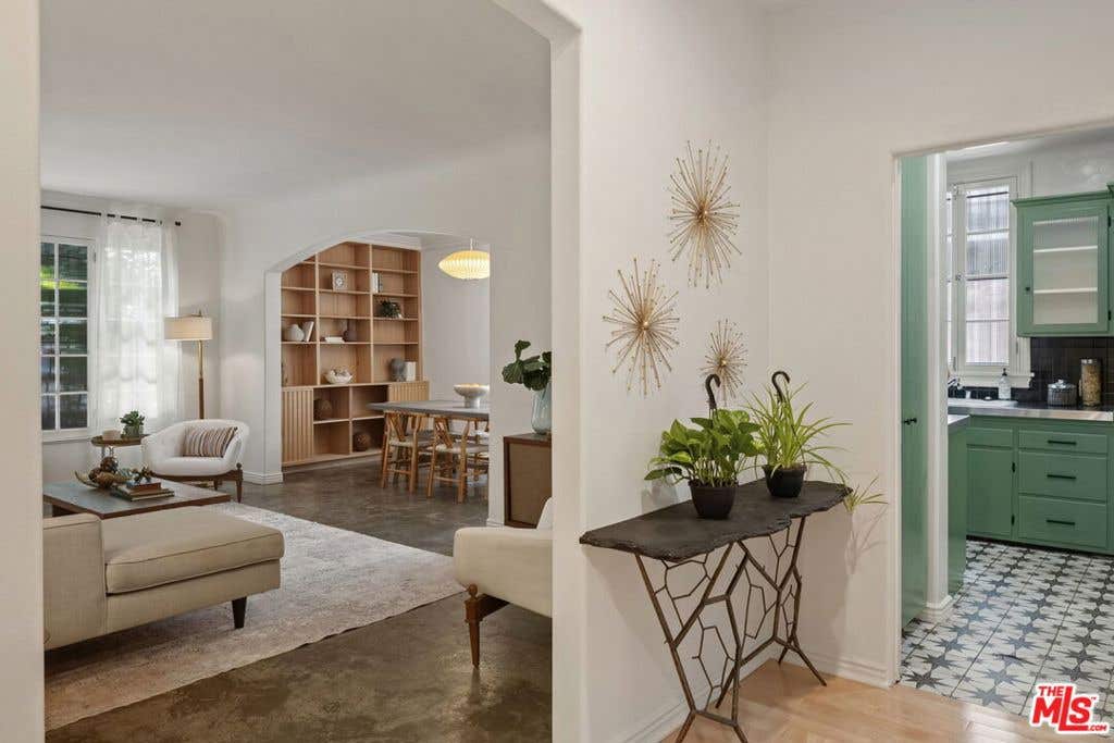 Photo of 1345 N Hayworth Avenue #2, West Hollywood, CA 90046 (MLS # 26855669)