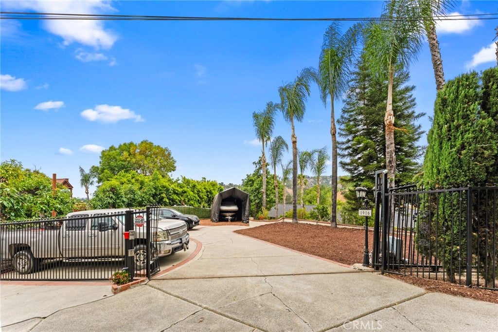 1916 Tumin Road