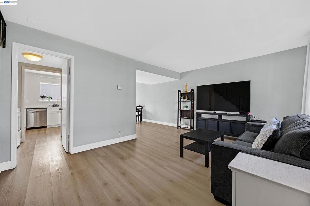 3424 Pisces Dr