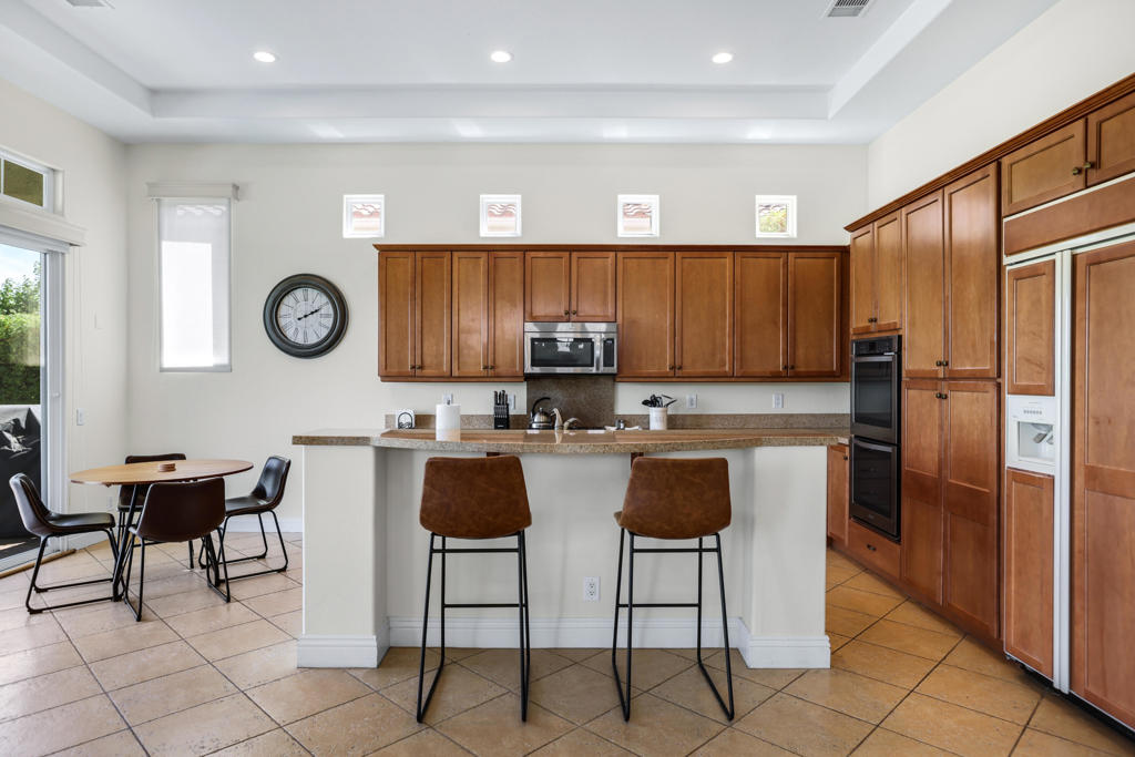 Mira Vista - Residential Lease