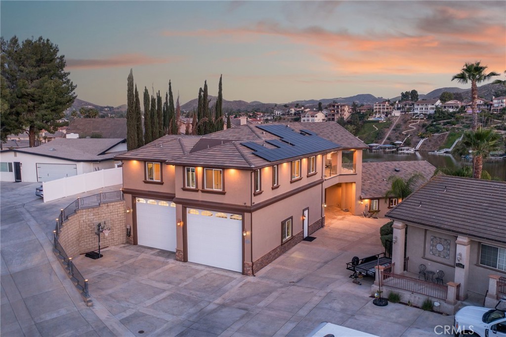 22571 Canyon Lake Drive N