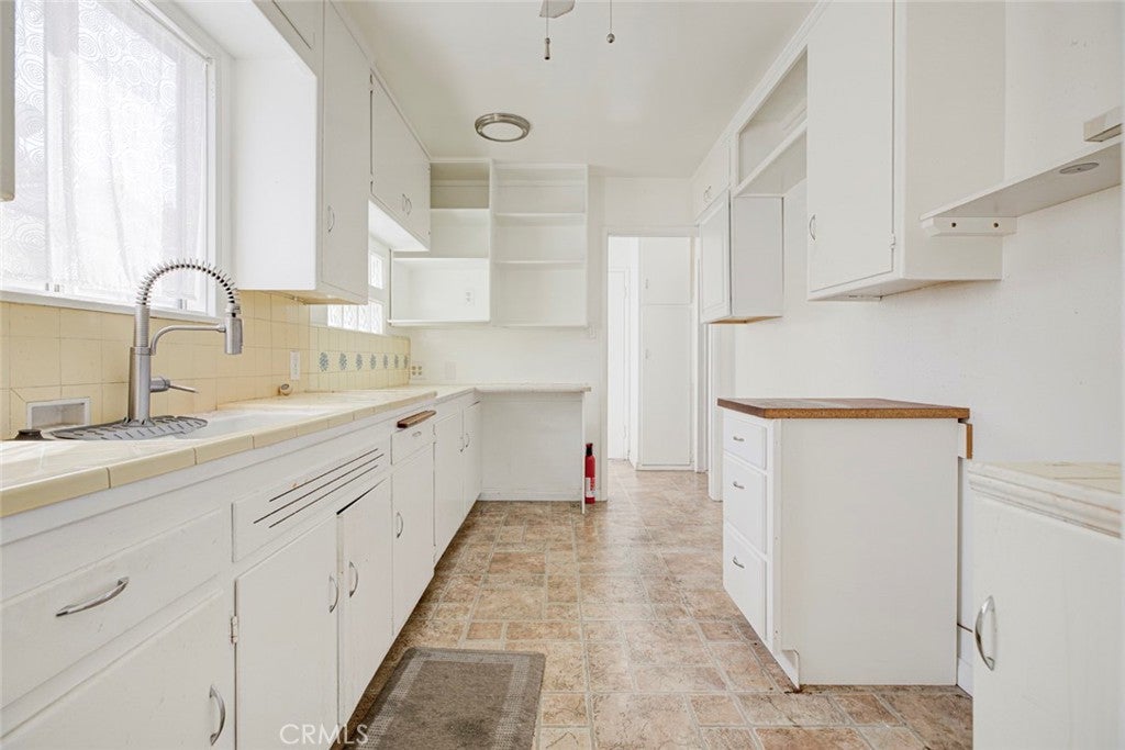 12922 Addison