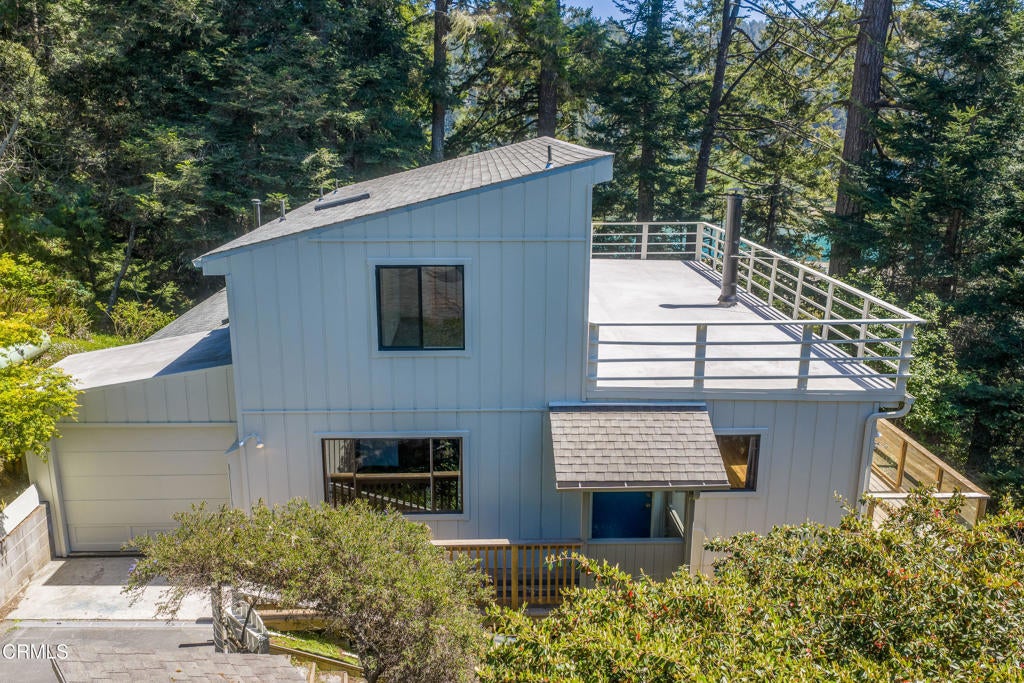 44691 Crestwood Drive
