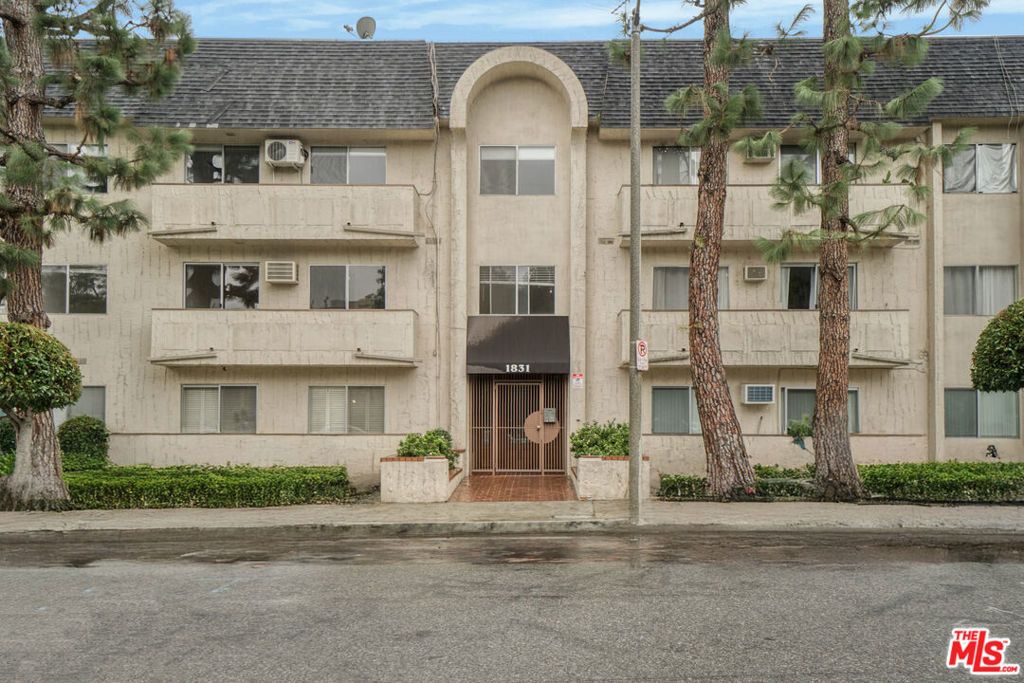 Photo of 1831 Prosser Avenue #101, Los Angeles, CA 90025 (MLS # 25619535)