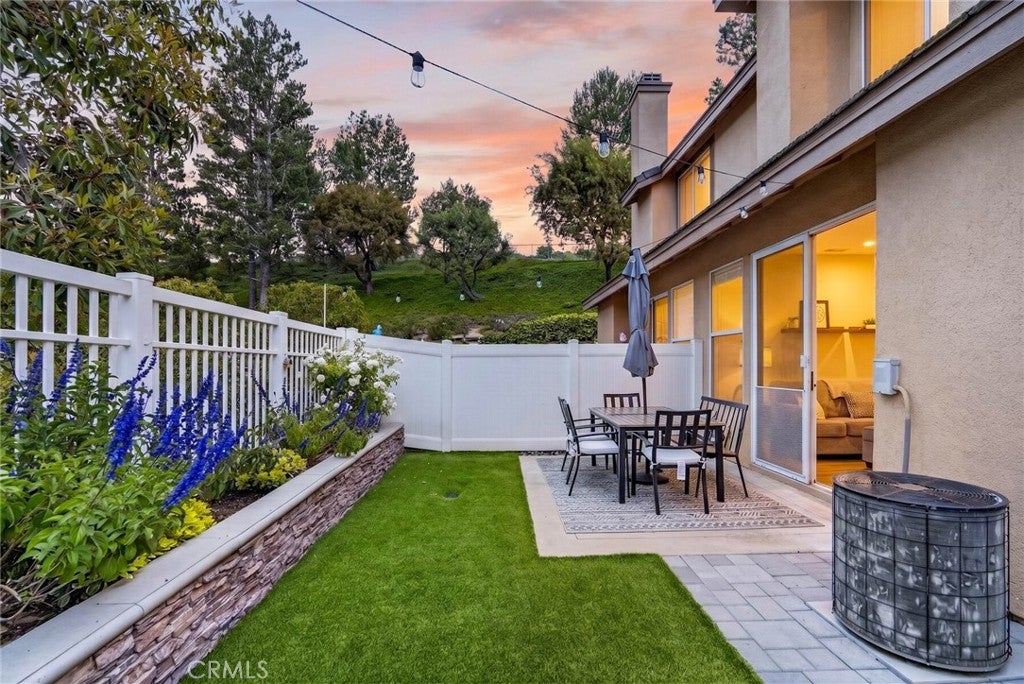 1366 S Country Glen Way